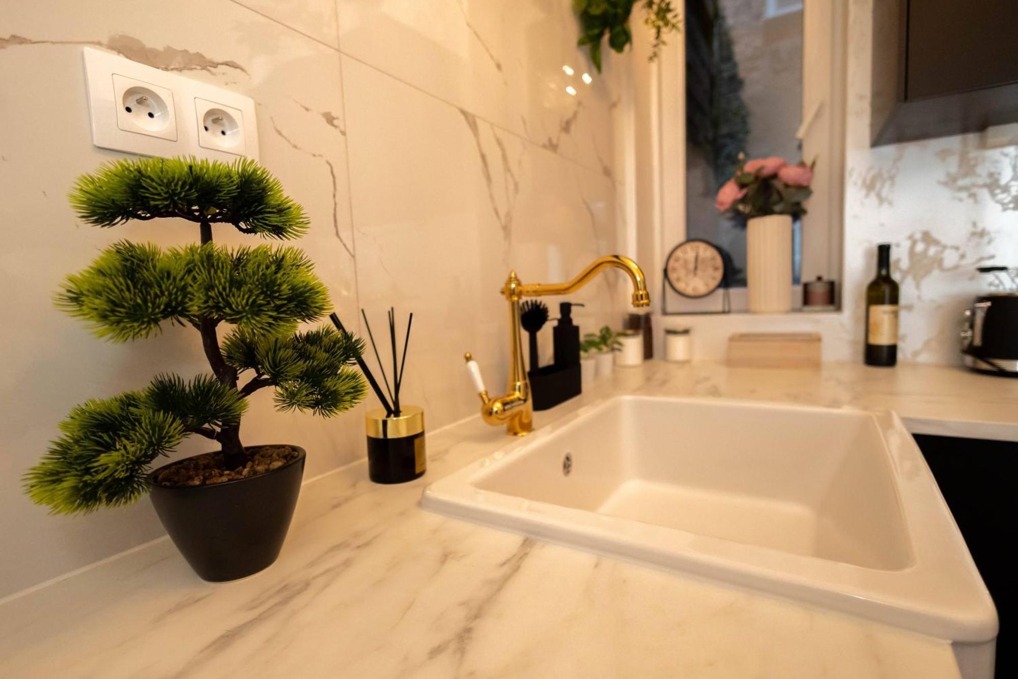 New, Stylish And Spacious Apartment Bratislava Esterno foto